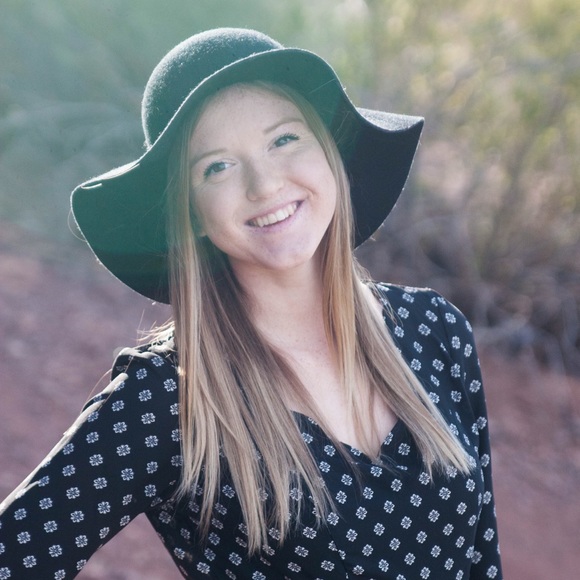 Meet your Posher, Emma - Picture 1 of 1